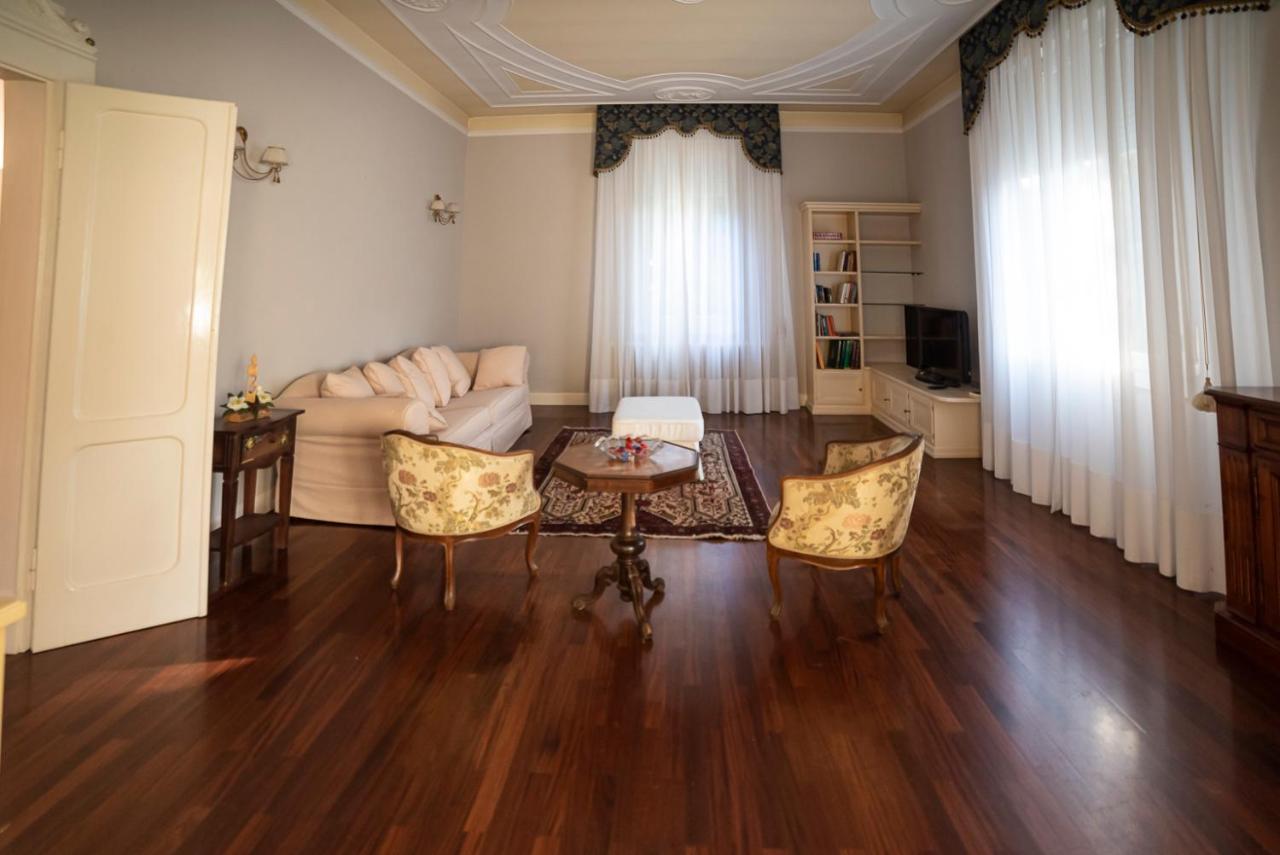 B&B Matteotti Luxury Home Виньола Екстериор снимка