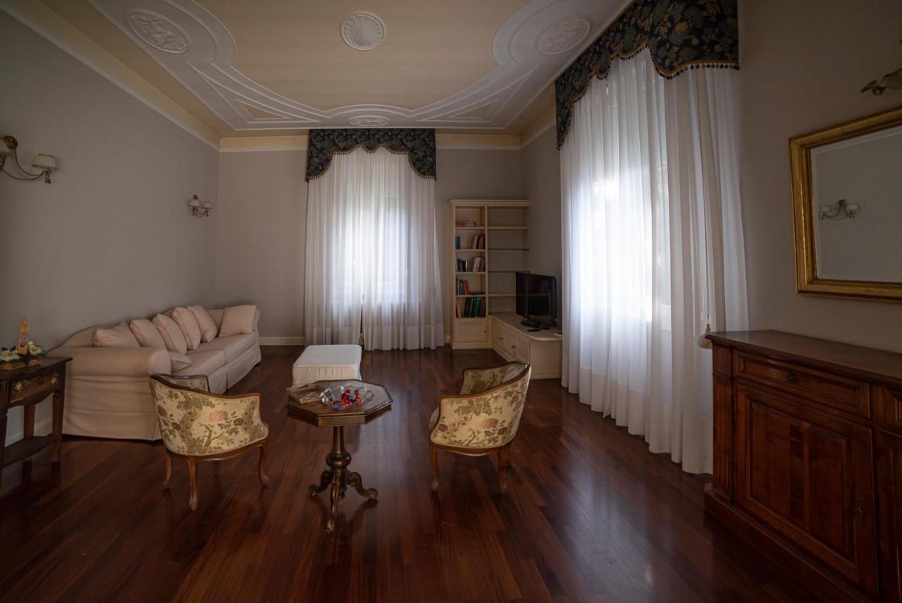 B&B Matteotti Luxury Home Виньола Екстериор снимка